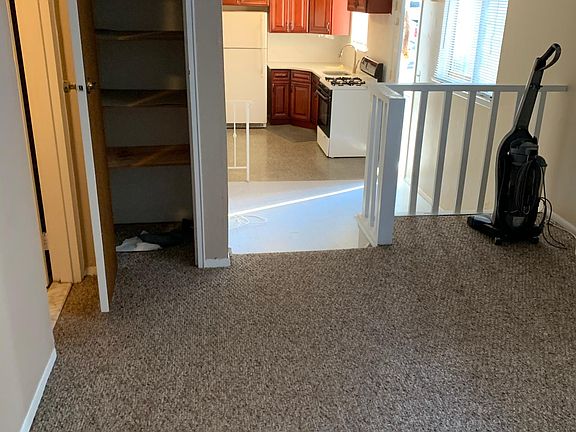 5th image of 29 Bowling Green Pl #1