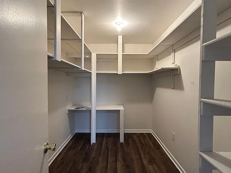 1702 Bonham Ave — Photo 13