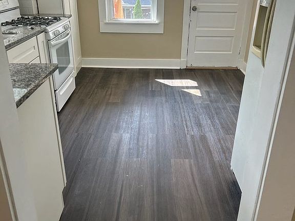 3rd image of 638 Hazelwood Ave #1