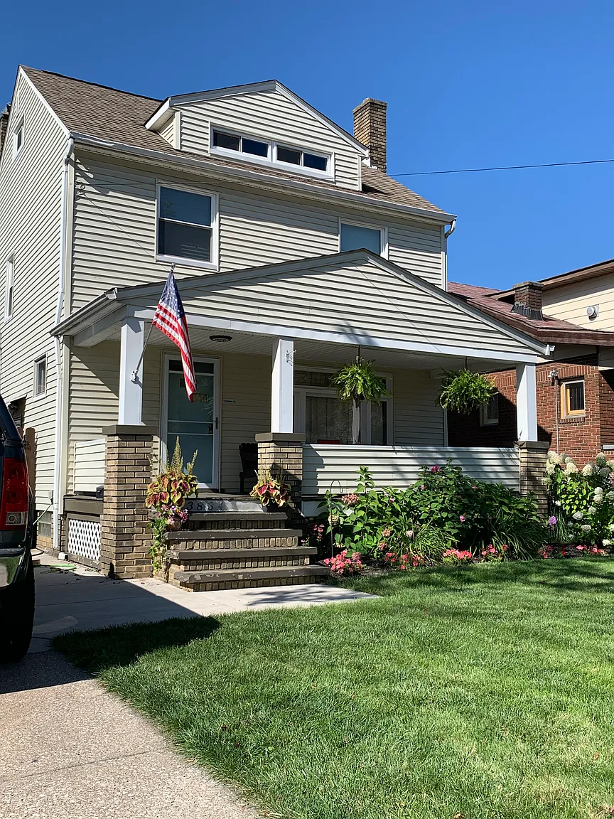 3834 Highland Rd photo 1