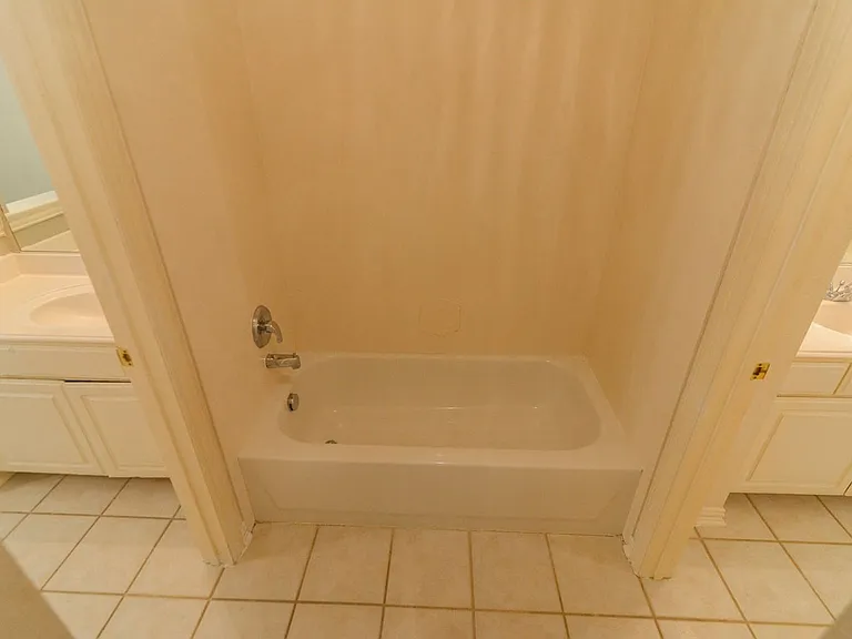 9605 Pinehurst Dr — Photo 5