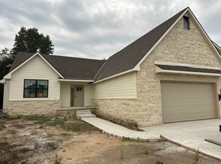 239 E River Birch Cir, Haysville, KS 67060