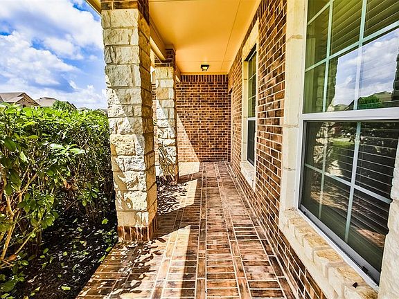 4th image of 26306 Sandahl Ct