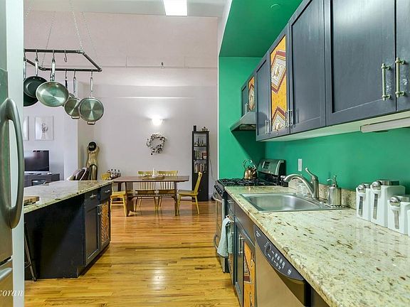 2nd image of 259 21st St APT Ba