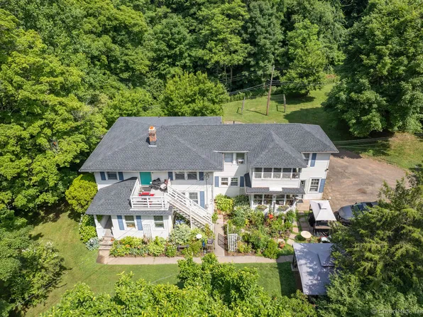 89 North Street, North Branford, CT 06471