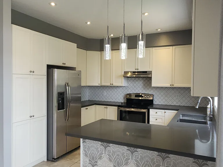 10 Collier Cres — Photo 3