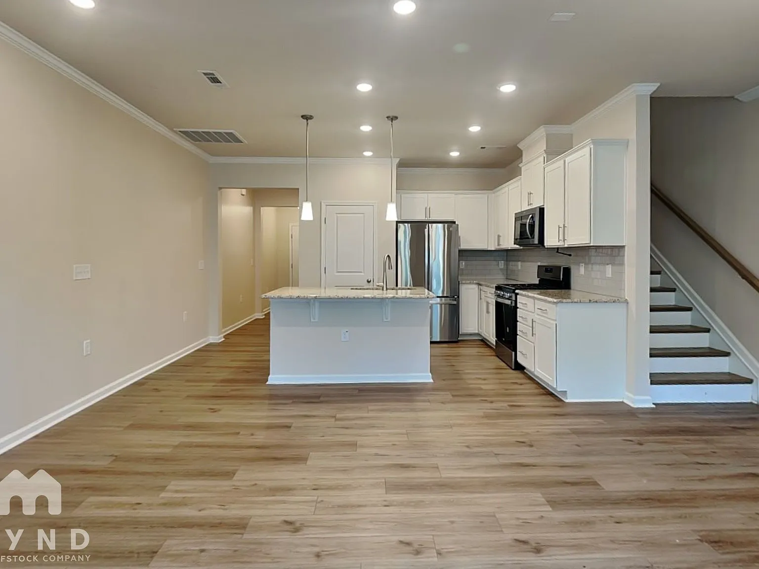 3 bed, 2.5 bath, 1548 sqft, $1,825 — Photo 4
