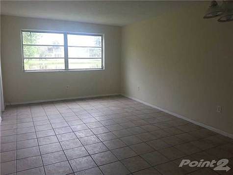 5th image of 2940 NE 203rd St APT C109