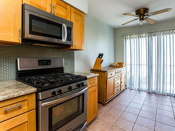 3rd image of 62 Canterbury Ln