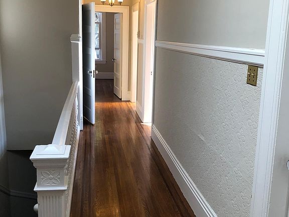 Hallway view looking towards Hyde Street (Bedroom 1, 2, Bedroom 4 or Common room and Bedroom 3)
