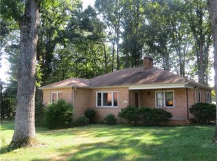 2506 Old Spartanburg Rd, Flat Rock, NC 28726