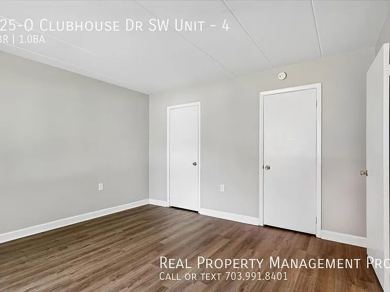 125O Clubhouse Dr SW #4 — Photo 14