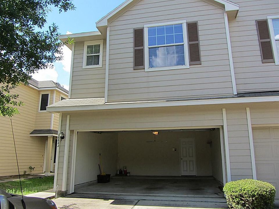 1st image of 16642 Cairngrove Ln