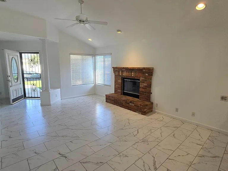 10315 Cheyenne Dr — Photo 3