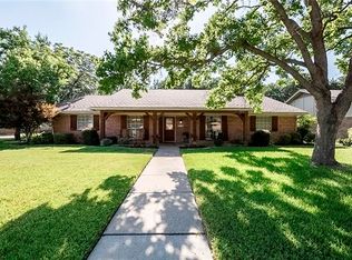 2845 Autumn Dr, Hurst, TX 76054