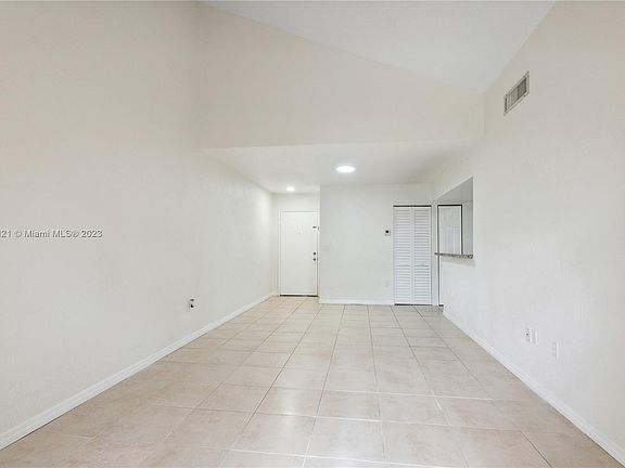 3rd image of 9731 Fontainebleau Blvd #F309