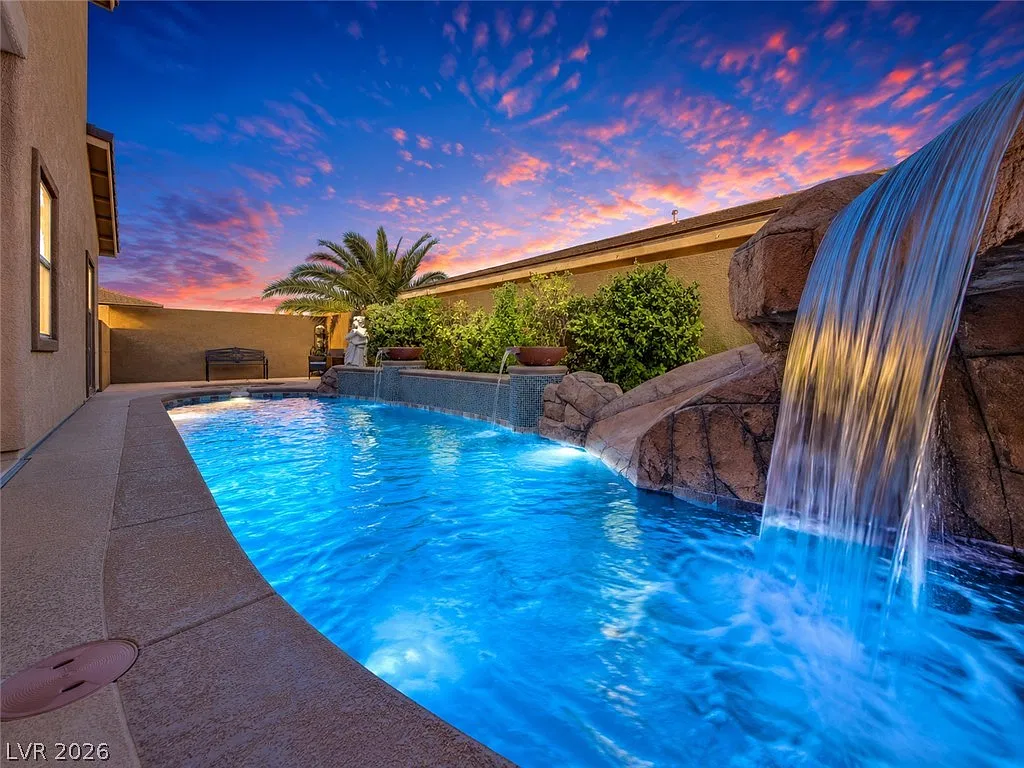 5 bed, 3.0 bath, 2978 sqft, $3,950 — Photo 4