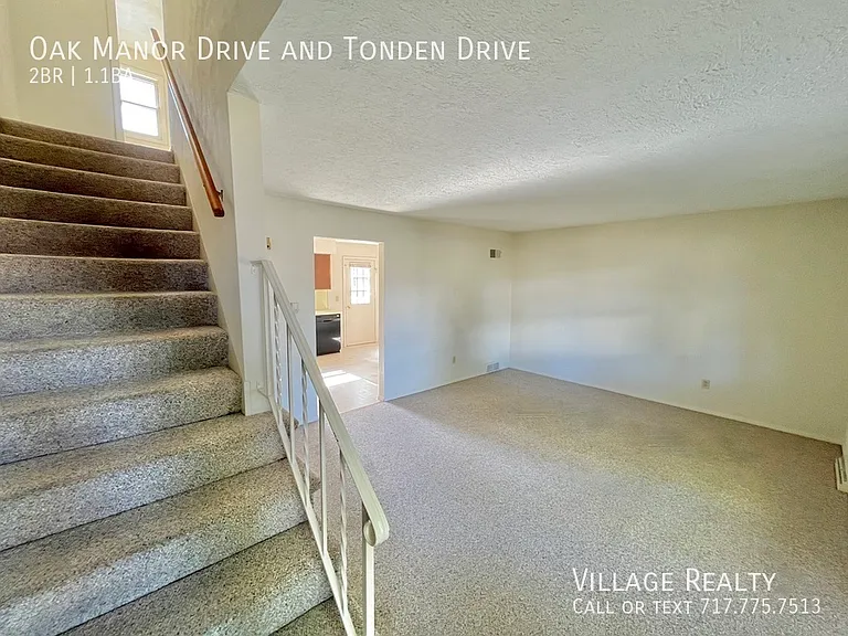 Oak Manor Dr — Photo 39