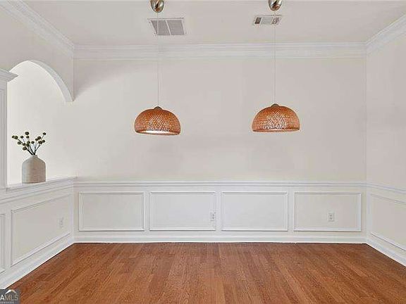 4th image of 6125 Elmshorn Way