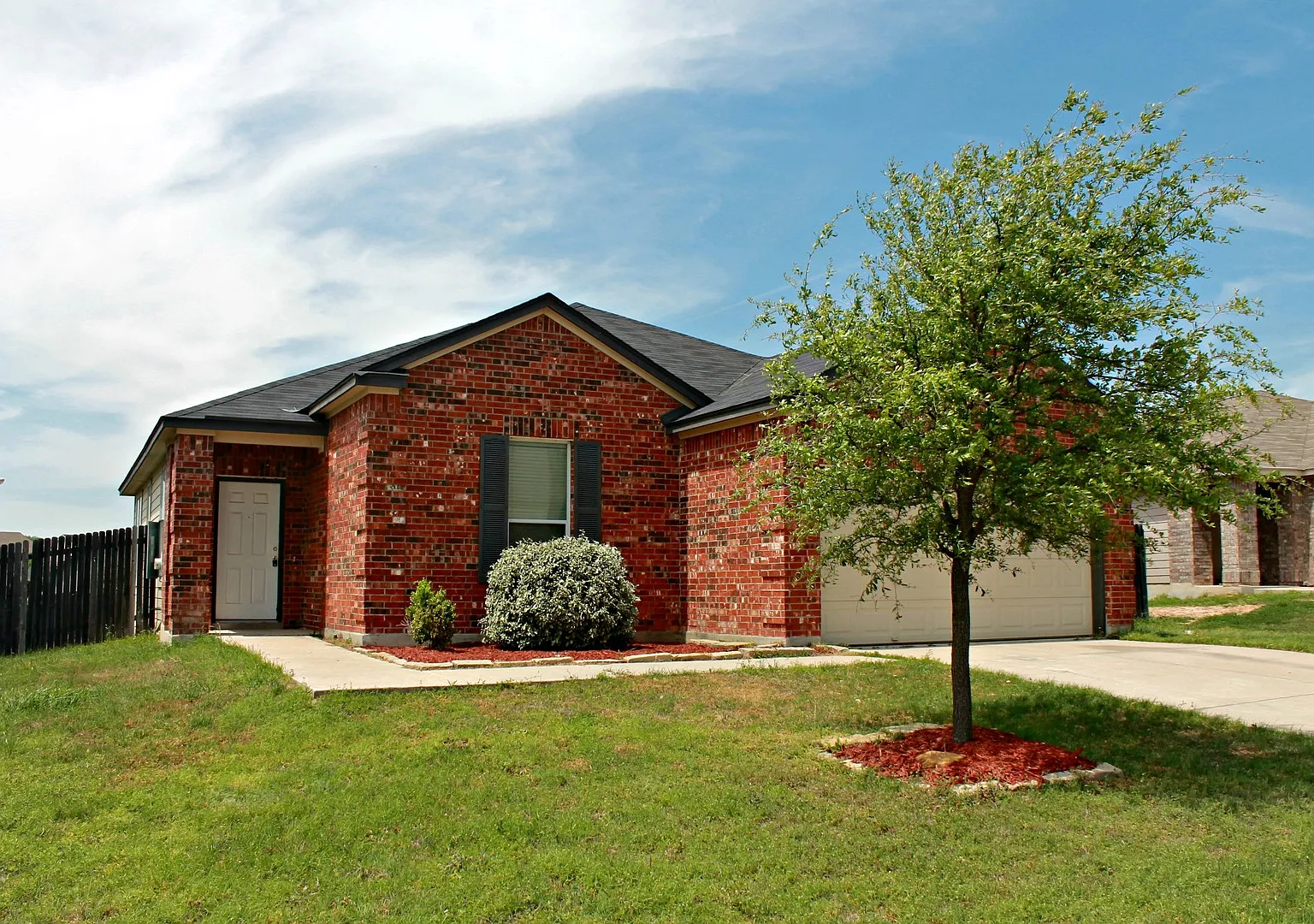 3 Bedroom, 2 Bath Home in Round Rock — Photo 1