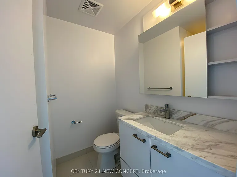 2221 Yonge St #5006 — Photo 5