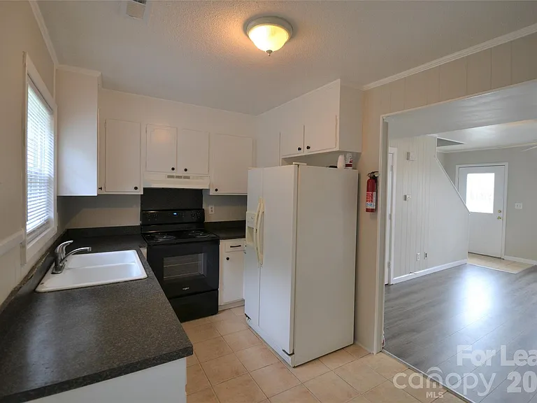 106 Durham Rd — Photo 6