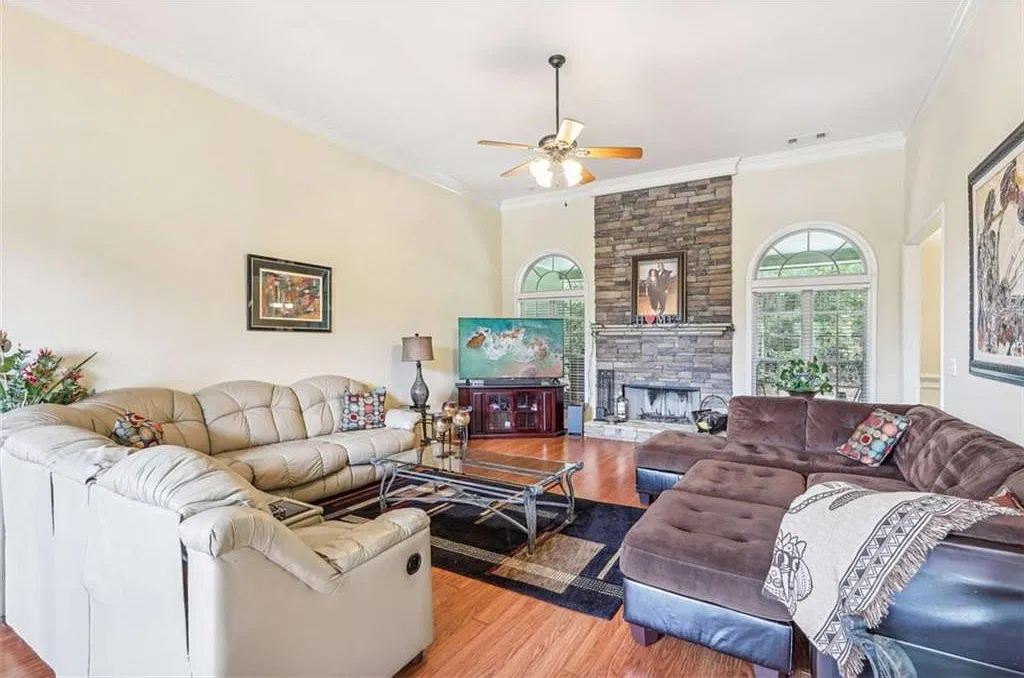 4 bed, 3.5 bath, 3000 sqft, $3,000 — Photo 3