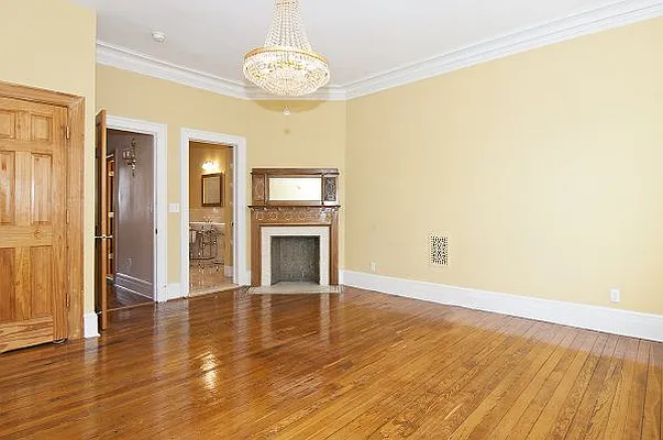 Rented by Perry Associates NYC Inc | media 32