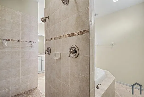 627 SW 47th Ter — Photo 14
