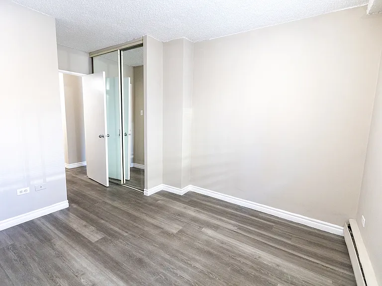 211 14th Ave SW — Photo 21