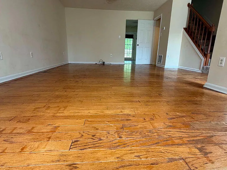 102 Cabin Ct — Photo 2