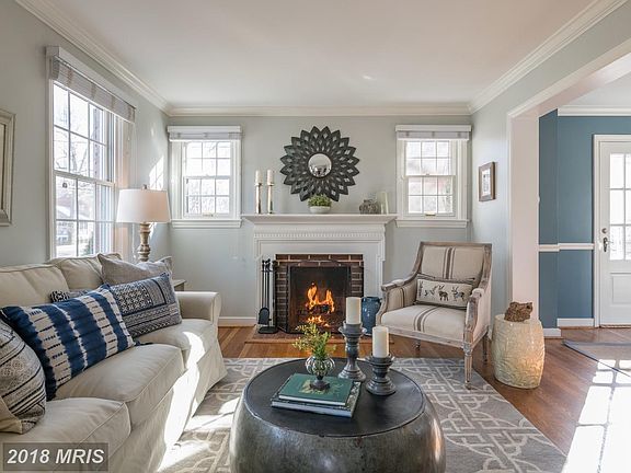 3rd image of 1004 N Larrimore St