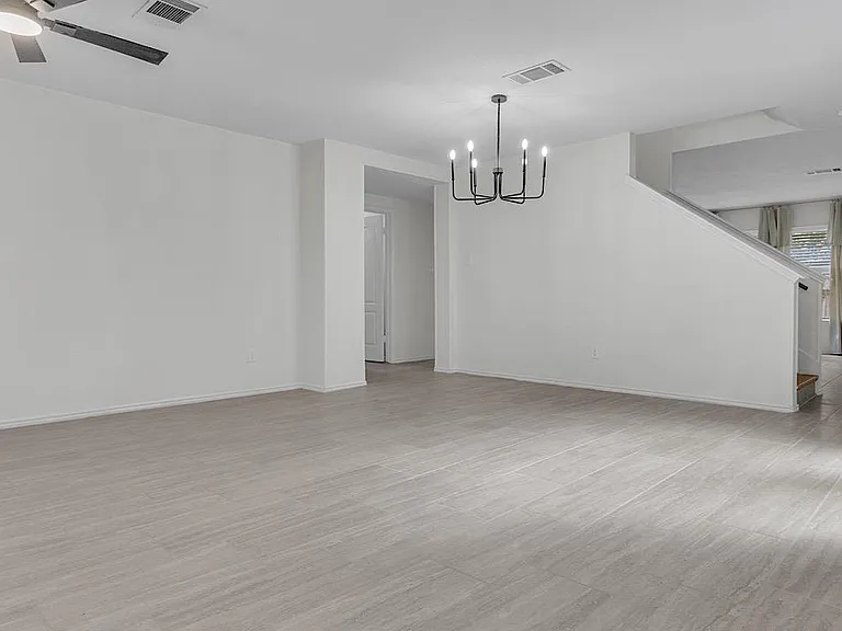 1413 Baffin Cv — Photo 7