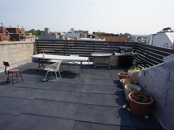 2nd image of 128 Meserole St APT 4