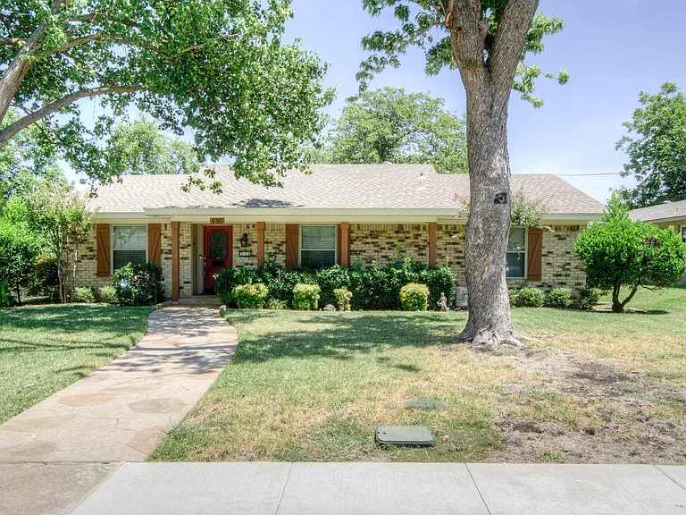 530 Lawnmeadow Dr — Photo 1