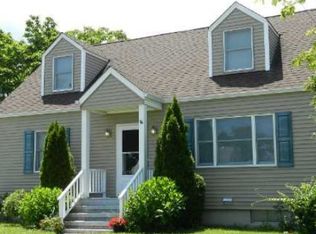 1101 Woodcrest Ave, Riverhead, NY 11901