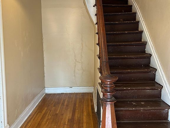 3rd image of 1013 Neosho St