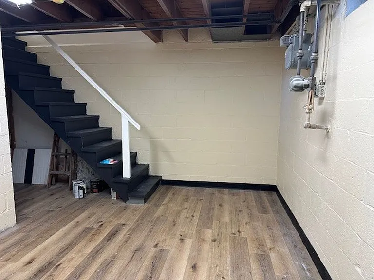 2437 Mercer St — Photo 15