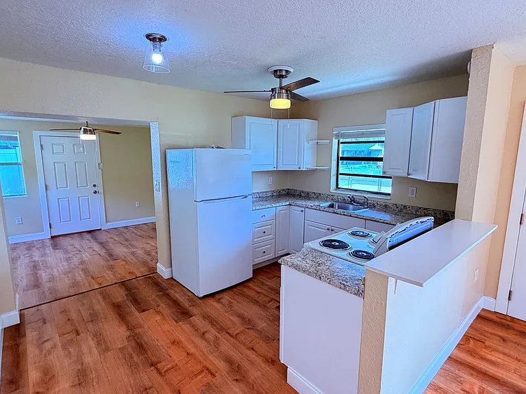 2708 Geoffrey Dr — Photo 6