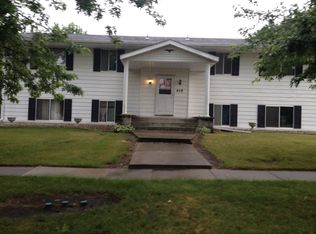 419 Commanche Dr APT B, Lowell, IN 46356