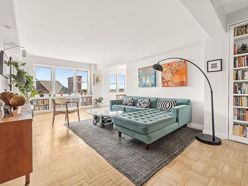 1st image of 34 Plaza St E APT 809