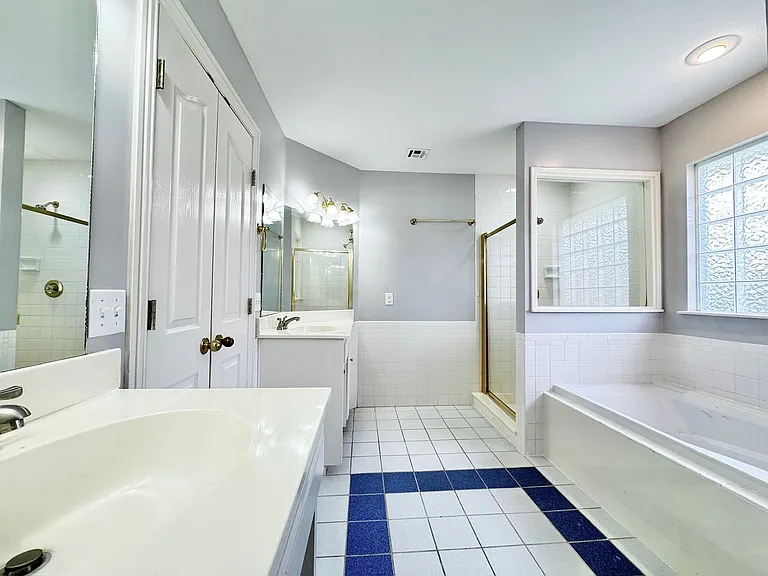 3834 E Chadwick Dr — Photo 16