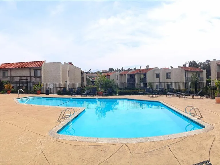Alta View Dr — Photo 1