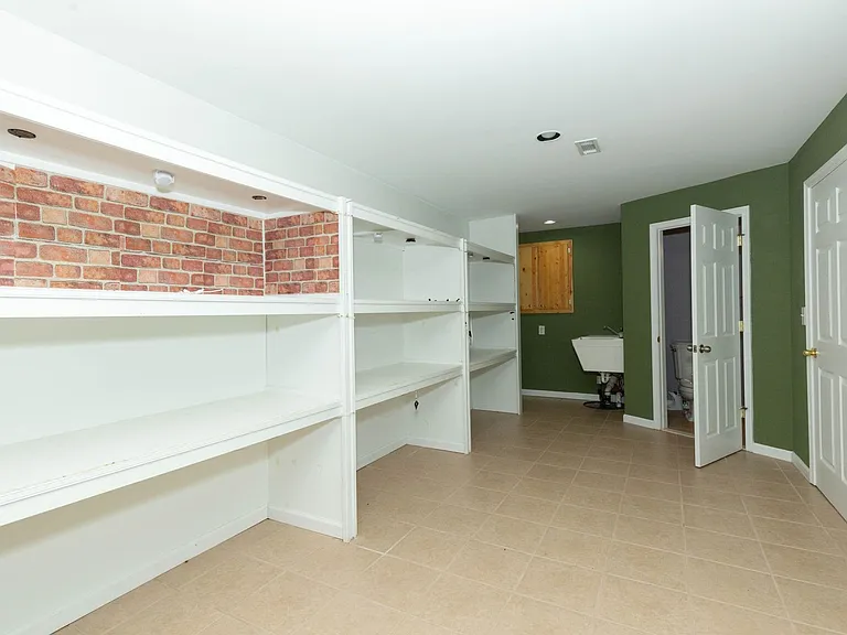 180 Muirfield Ct — Photo 43