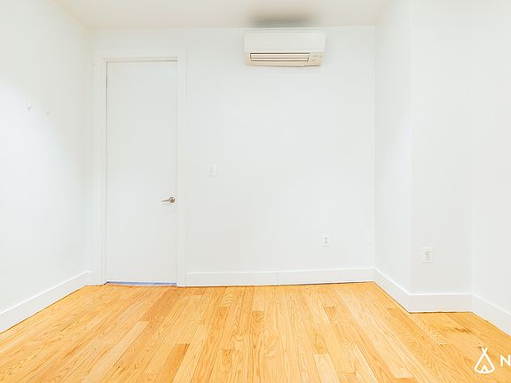 4th image of 33 Montrose Ave APT 2R