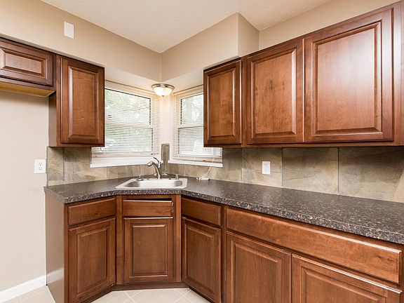 5th image of 1824 Kipling Dr