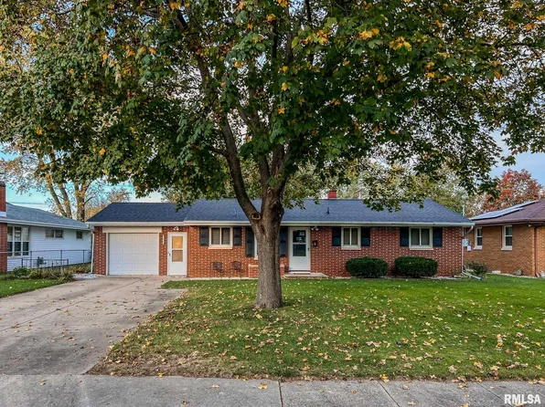 1119 N Manning Dr, Chillicothe, IL 61523