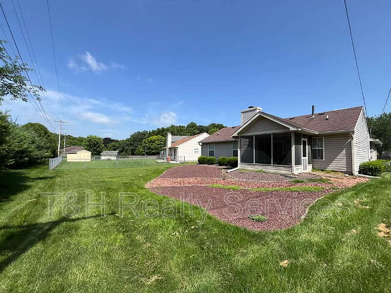 4 Village Pkwy — Photo 19