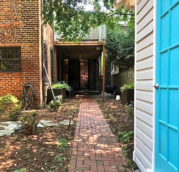 311 W Marshall St — Photo 10