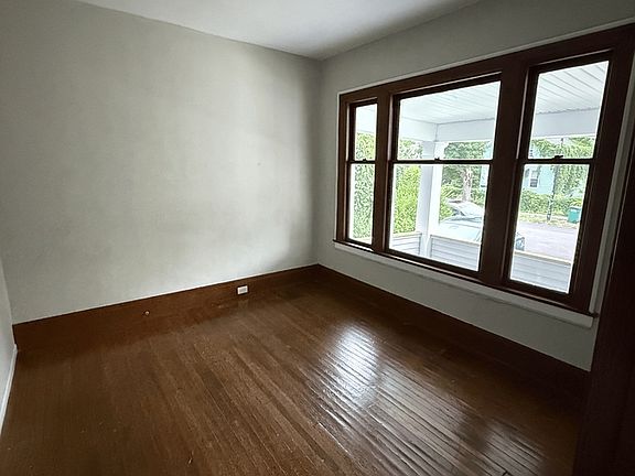4th image of 267 Hoyt St Unit 1